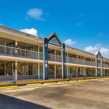 Clarion Inn & Suites ฟลอเรนซ์ ภายนอก รูปภาพ