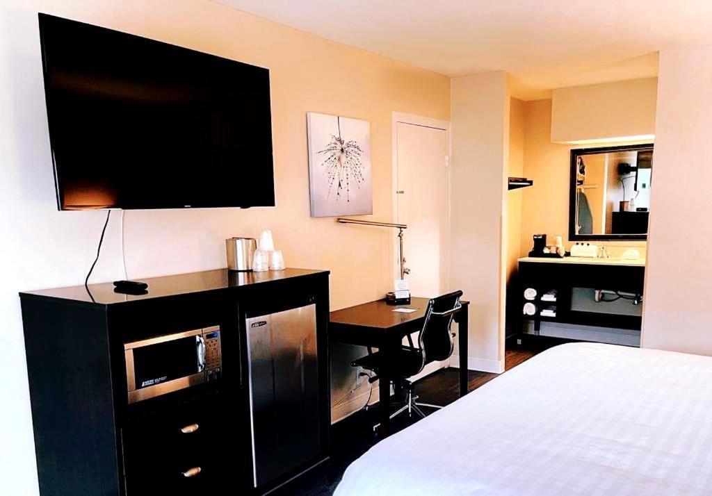 Clarion Inn & Suites ฟลอเรนซ์ ภายนอก รูปภาพ