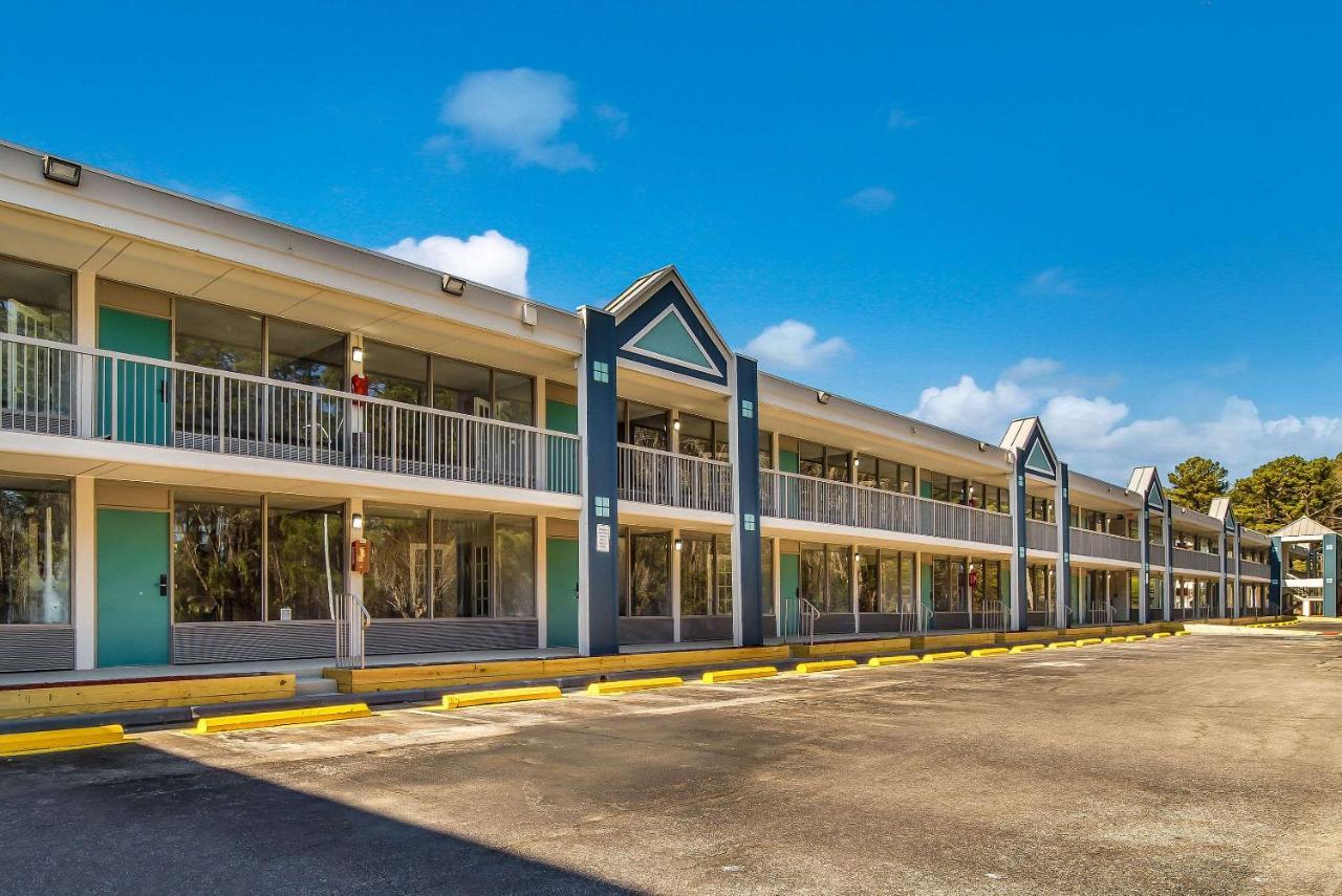 Clarion Inn & Suites ฟลอเรนซ์ ภายนอก รูปภาพ