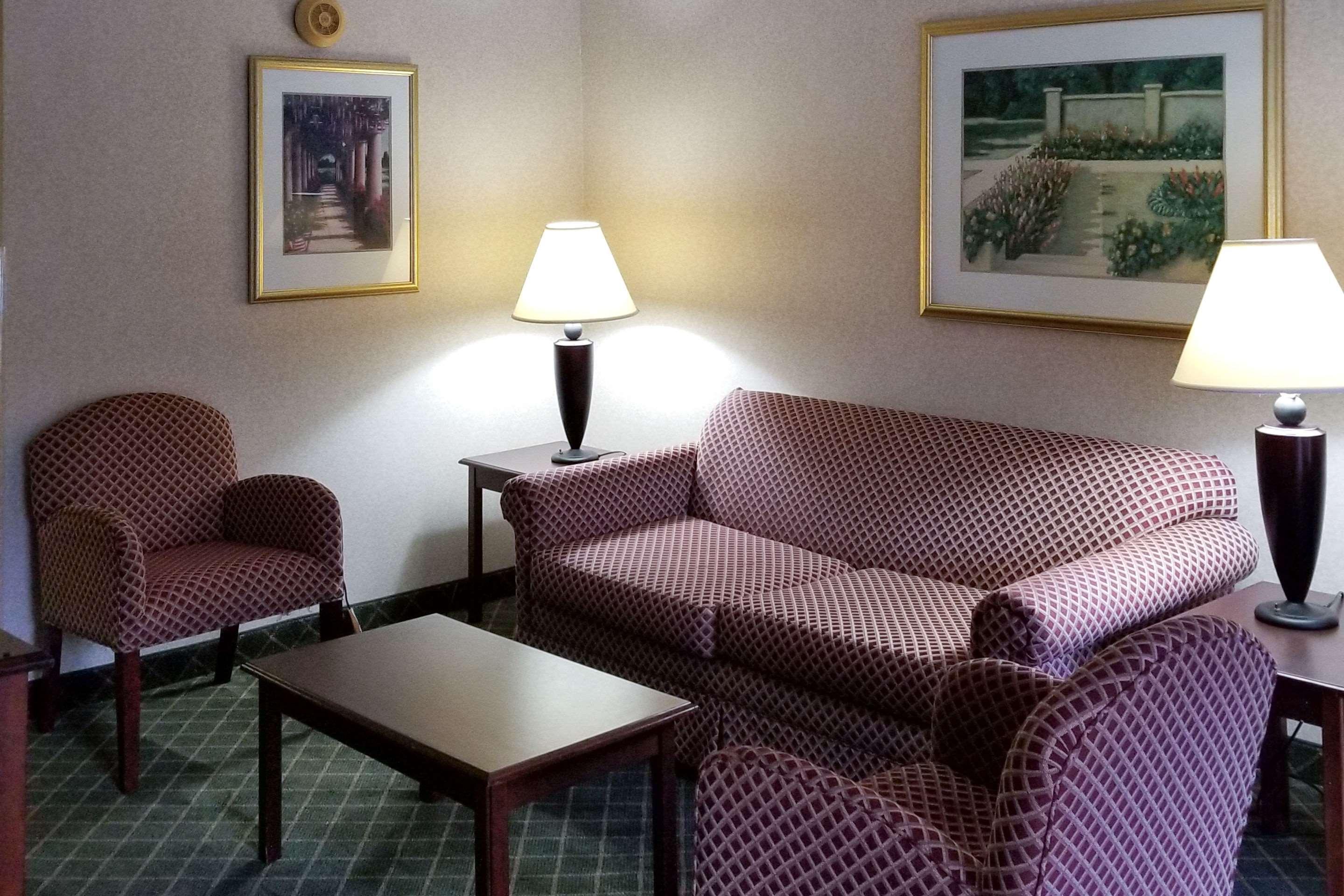 Clarion Inn & Suites ฟลอเรนซ์ ภายนอก รูปภาพ
