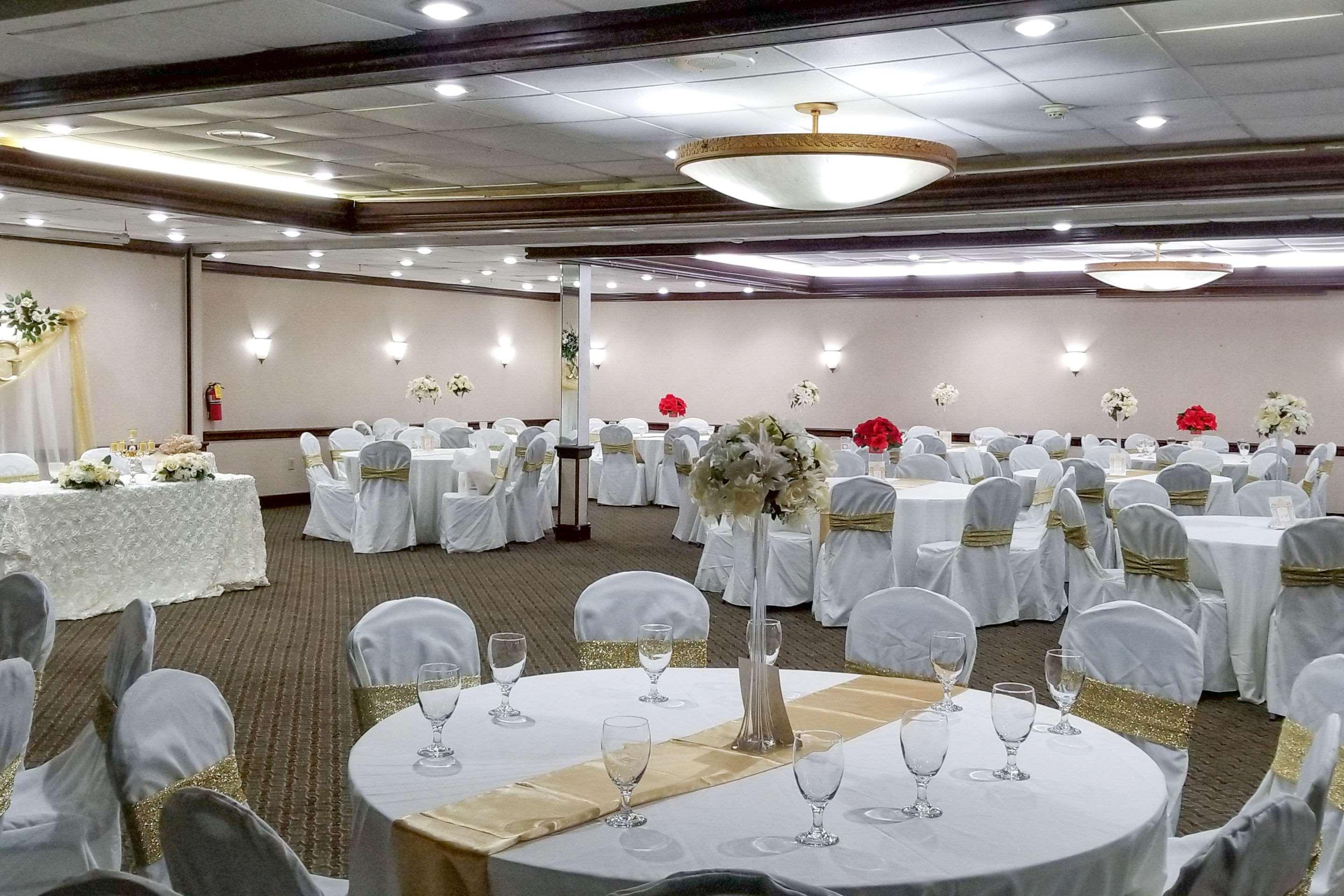 Clarion Inn & Suites ฟลอเรนซ์ ภายนอก รูปภาพ